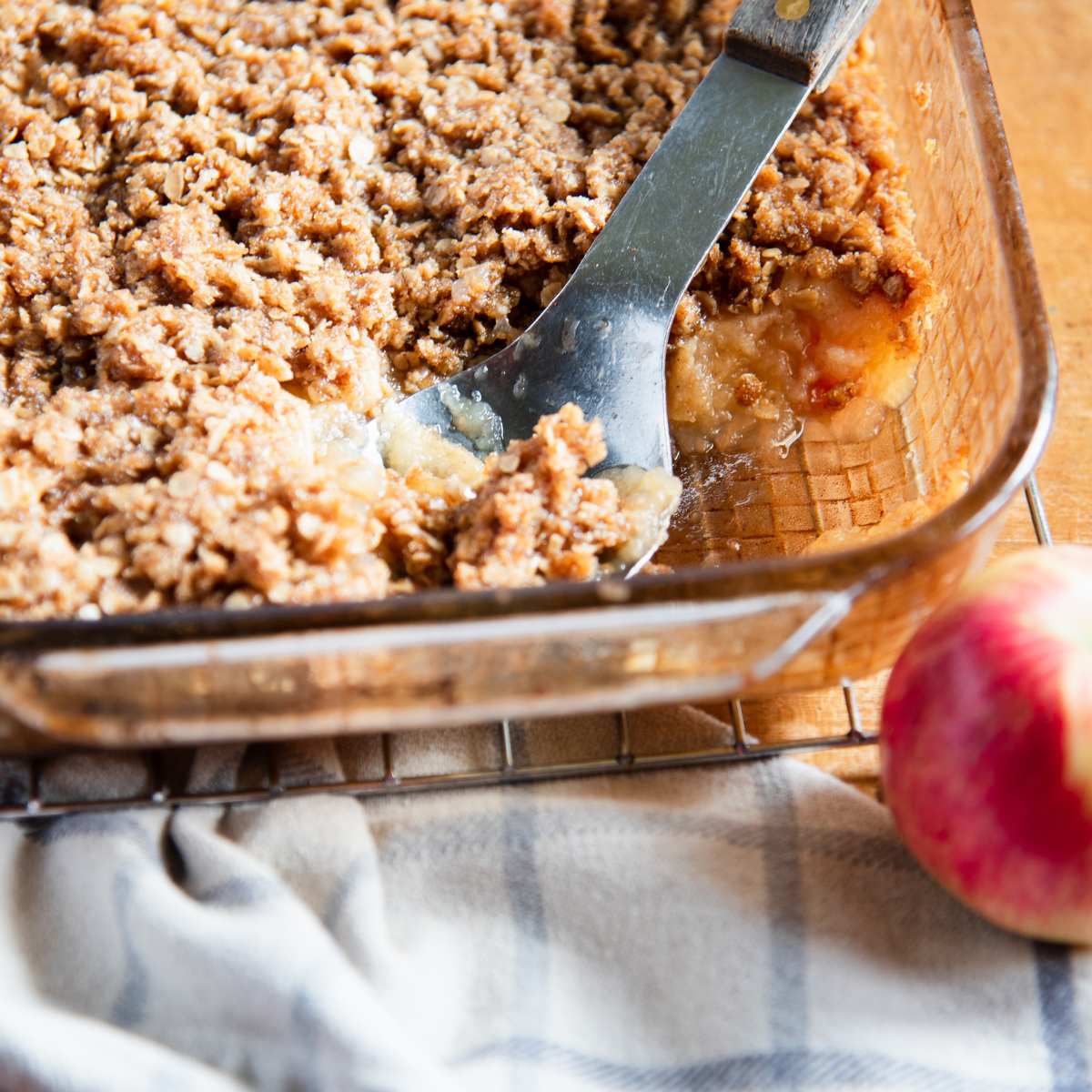 Easy Homemade Apple Crisp Recipe