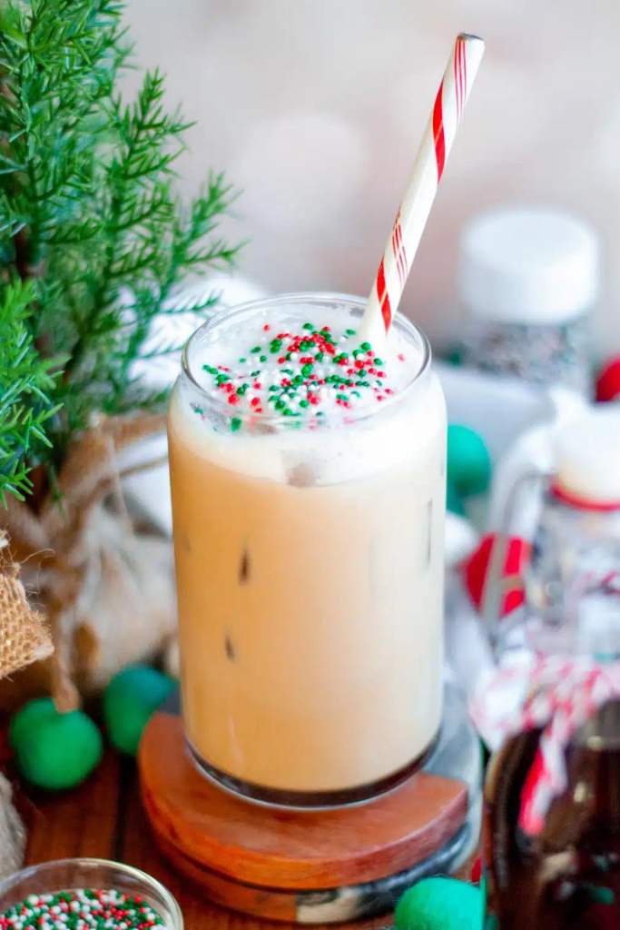 sugar cookie latte (hot or iced) 